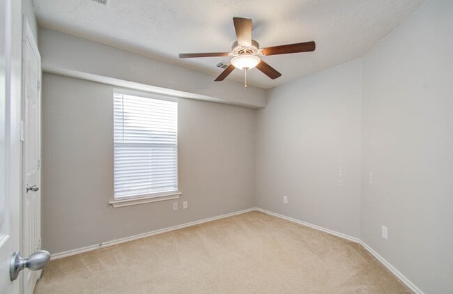 Building Photo - 14319 Mirkwood Ln