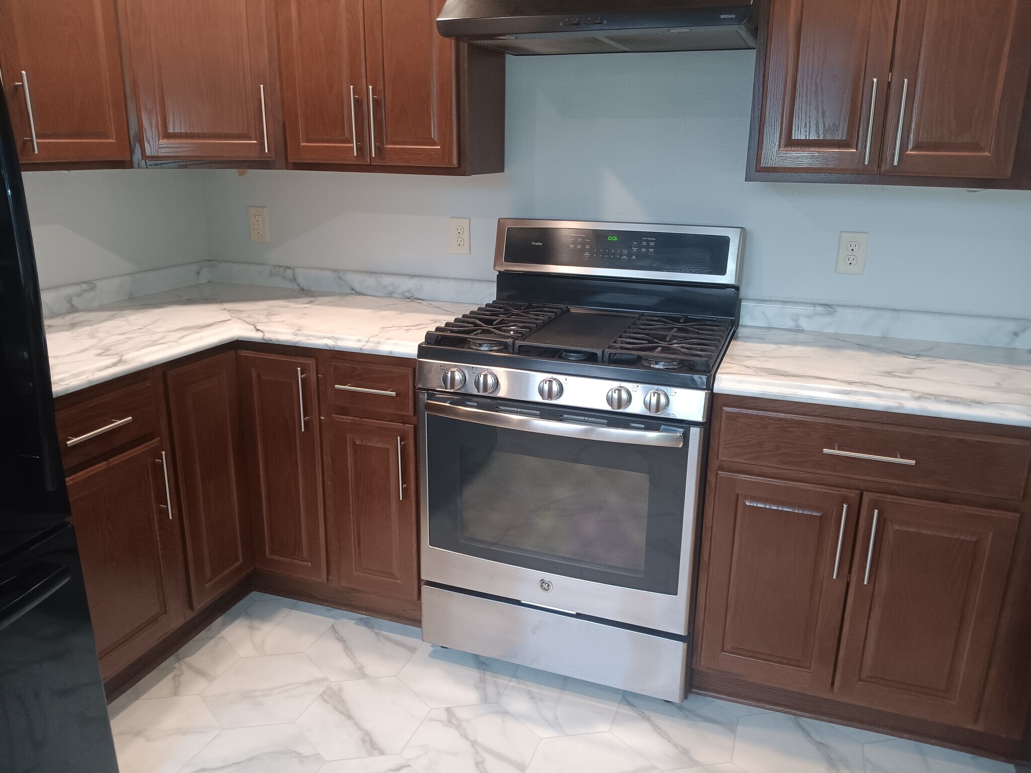 Building Photo - 117 Hilly Oak Dr