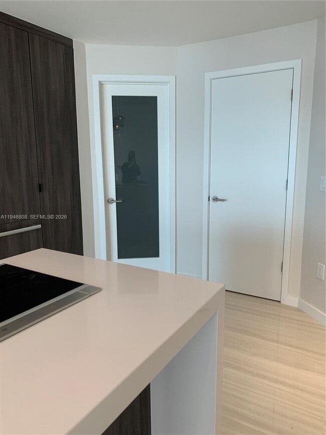 Building Photo - 851 NE 1st Ave