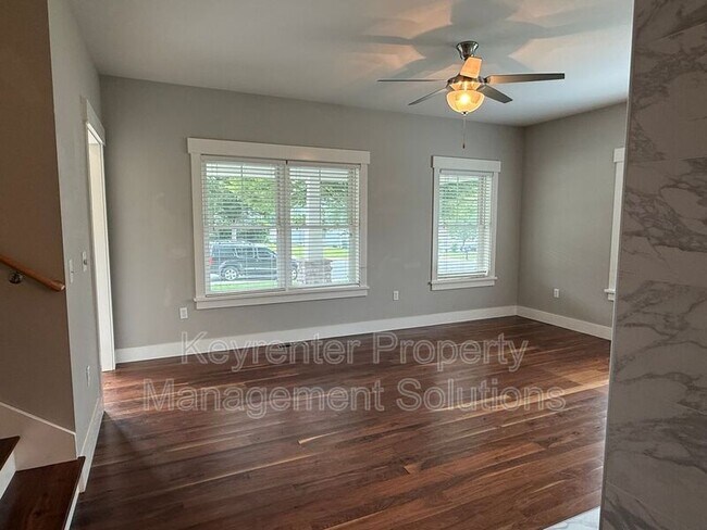 Building Photo - 2440 Belvue Rd