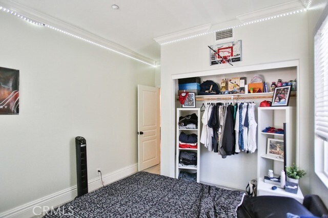 Building Photo - 5326 Charlotta Dr