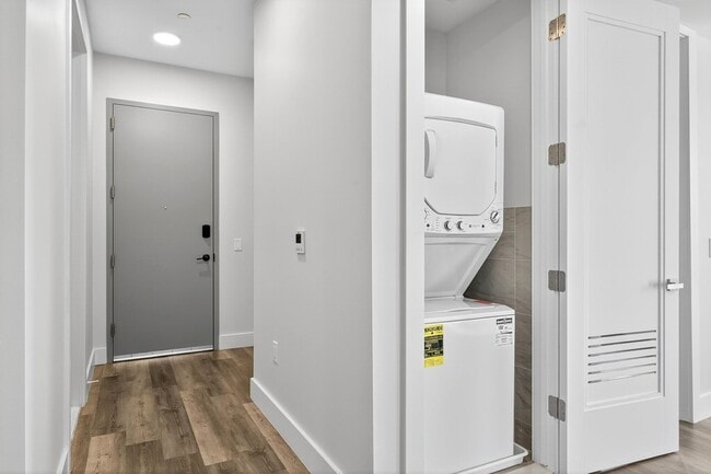 Building Photo - 3443 John F. Kennedy Blvd