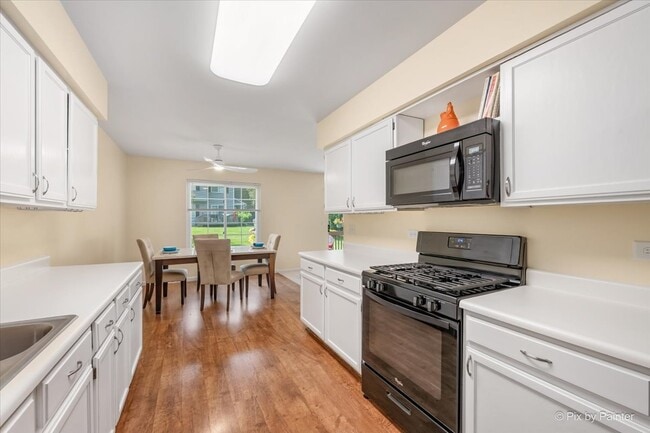 Building Photo - 453 Village Creek Dr