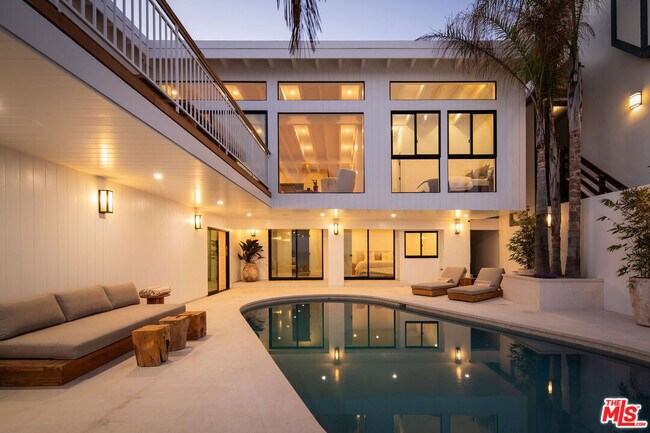 Building Photo - 27356 Escondido Beach Rd