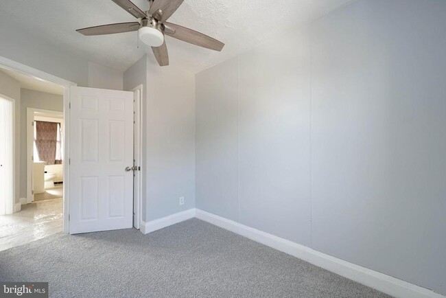 Building Photo - 809 Braeside Rd