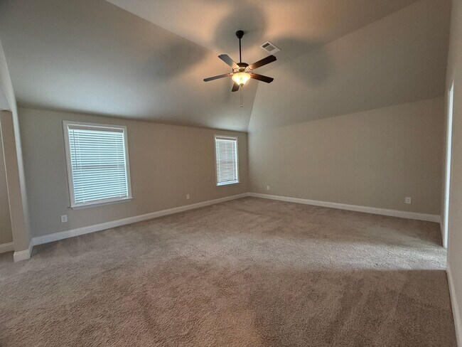 Building Photo - 3500 Hilltop Trl