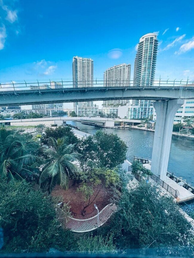 Building Photo - 31 SE 5th St