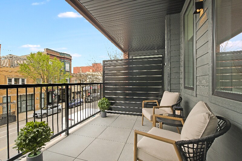 Building Photo - 3924 N Lincoln Ave