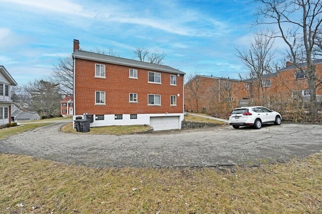 Building Photo - 7558 Montgomery Rd