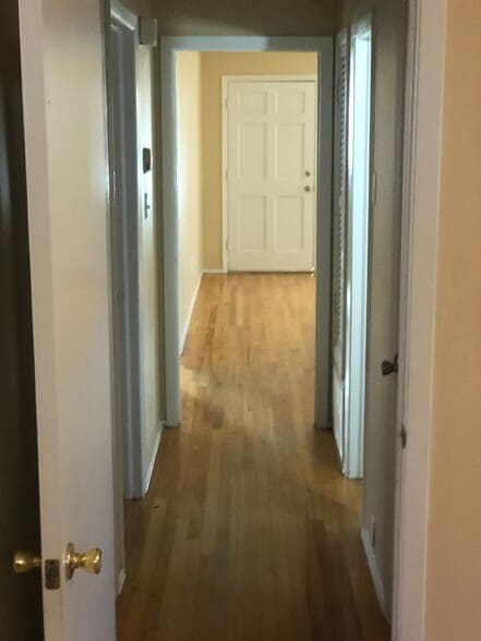 Building Photo - 2511 Sheraton Dr