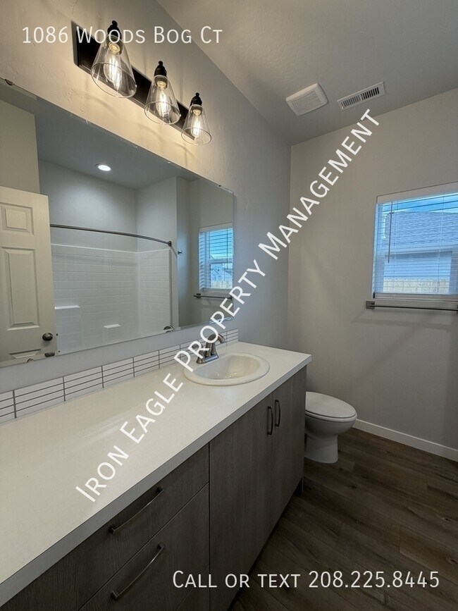 Building Photo - 1086 Woods Bog Ct