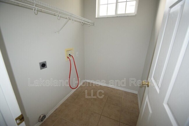 Building Photo - 534 Grasslands Village Cir