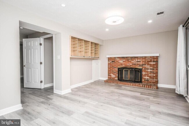 Building Photo - 10231 Millstream Dr