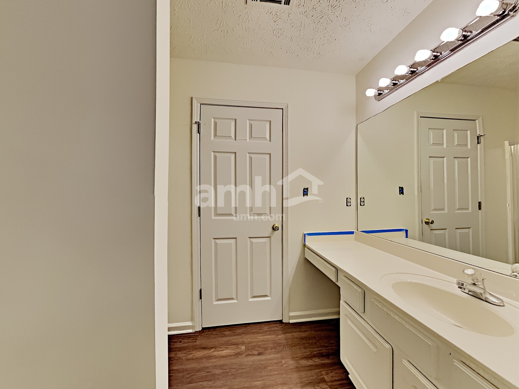 Building Photo - 6465 Chestnut Bend Dr