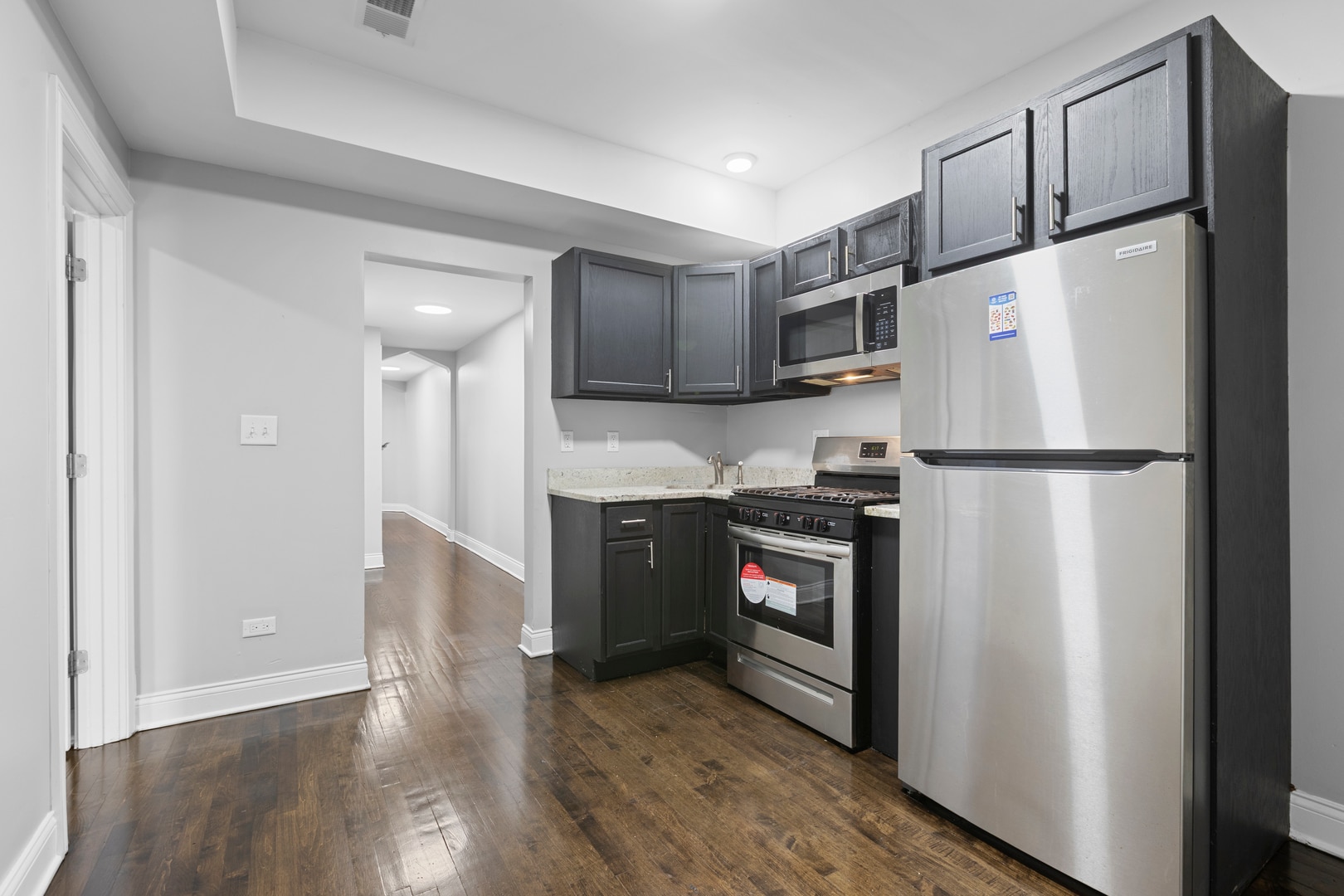 Building Photo - 8129 S Maryland Ave