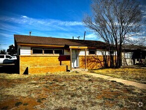 Building Photo - Cute, nicely remodeled 2 Bedroom 1 Bathroom