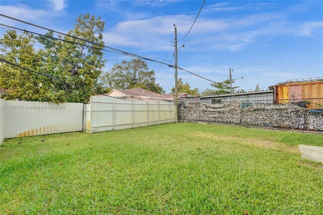 Building Photo - 1154 NW 103rd St