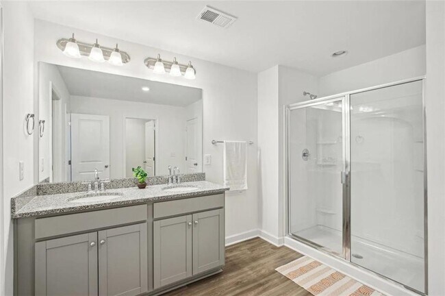 Building Photo - 4020 Hillmont Ln
