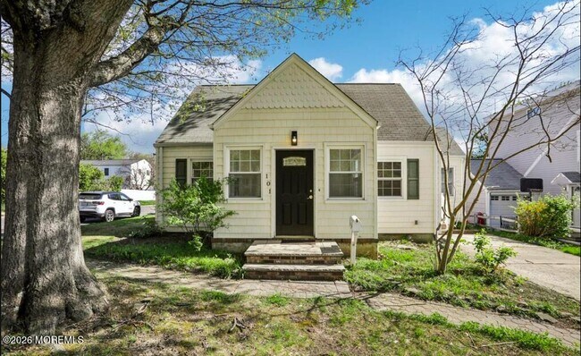 Building Photo - 99 Ravine Dr