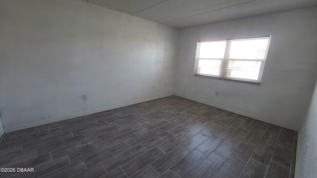 Building Photo - 3131 S Ridgewood Ave