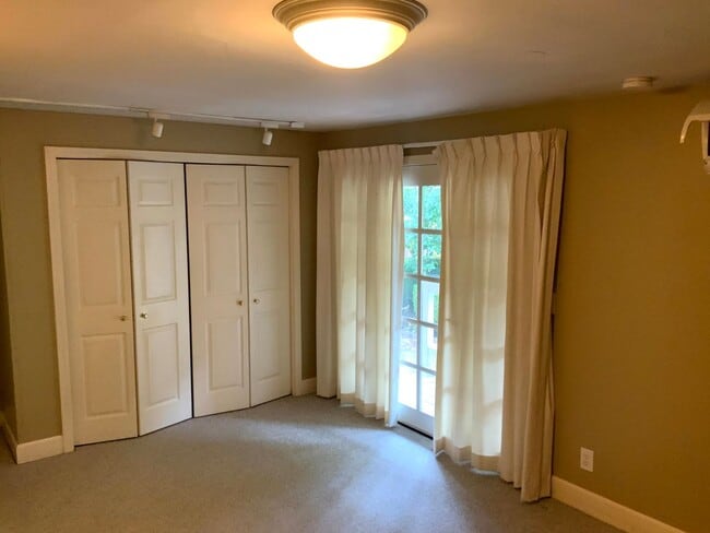 Building Photo - 1 Bedroom Bungalow in Downtown Eugene