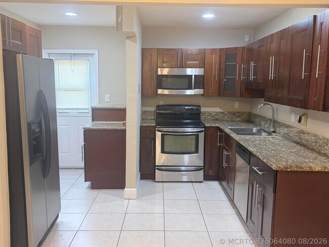 Building Photo - 7302 Westwood Dr