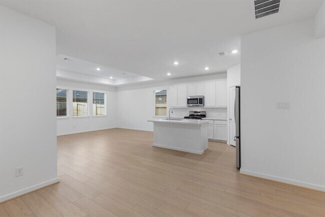 Building Photo - 1203 Buffalo Run