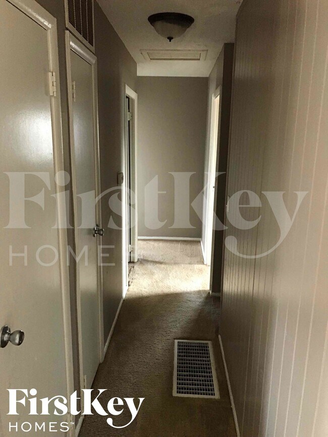 Building Photo - 8509 Lenna Ct
