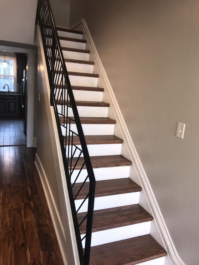 Building Photo - 3 BR, 1 Bath Townhouse - Lawrenceville - TOTALLY UPDATED!