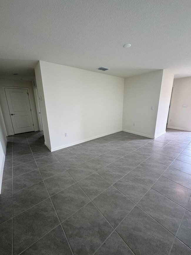Building Photo - Brand New Construction Rental