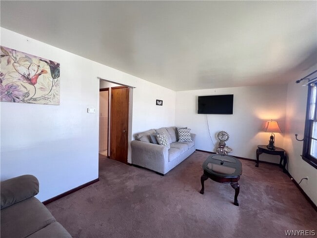 Building Photo - 480 W Hazeltine Ave