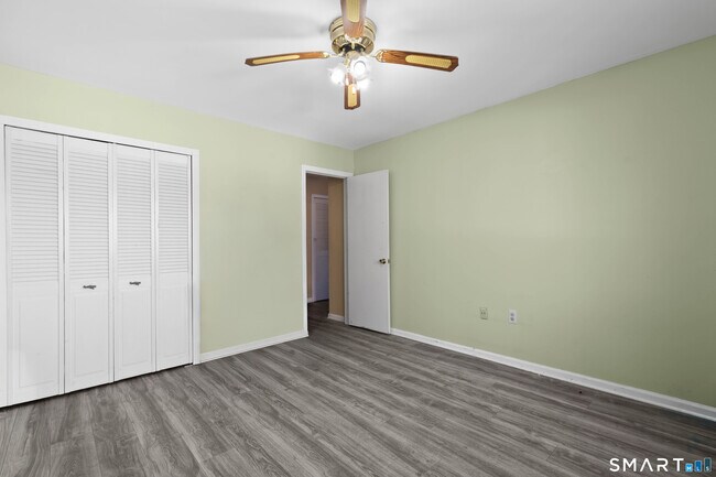 Building Photo - 267 Melba St