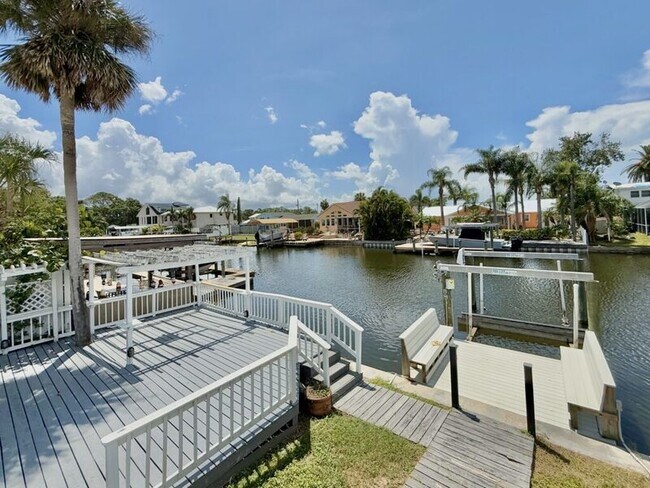Building Photo - 8718 Thornwood Ln