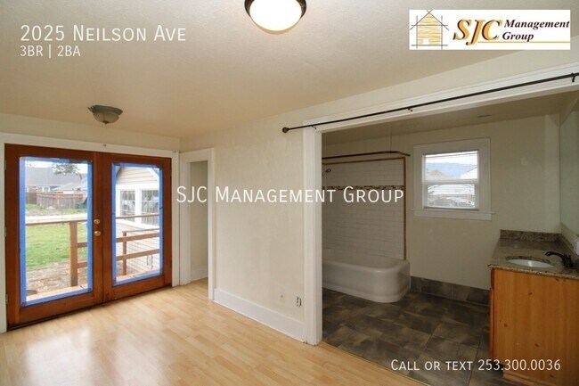 Building Photo - 2025 Nielson Ave
