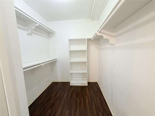 Building Photo - 2535 Planters Row