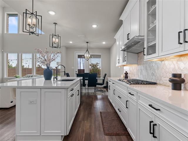 Building Photo - 2333 Willow Garden Dr