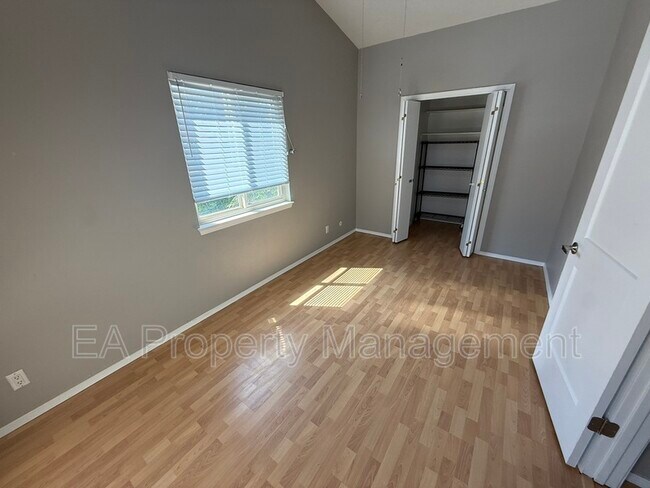 Building Photo - 1515 Marble Ave NW