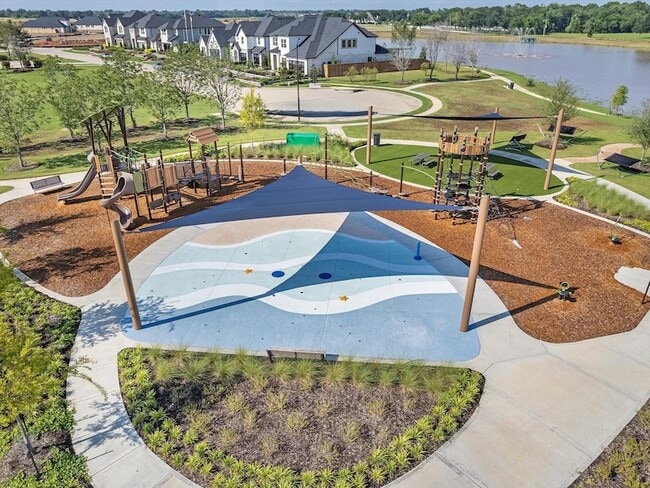 Building Photo - 7727 Pleasant Crst Dr