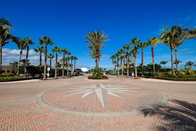 Building Photo - 37 Harbour Isle Dr E