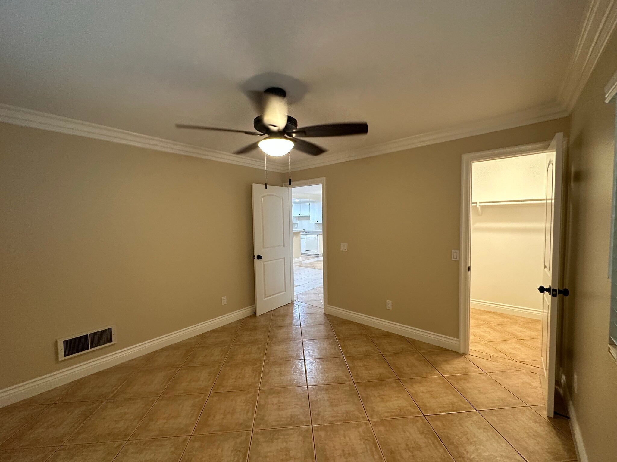 Building Photo - 227 Woodland Pky