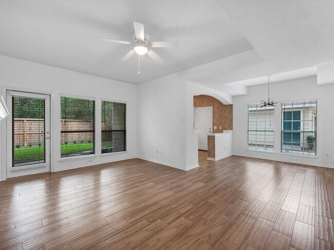 Building Photo - 142 N Magnolia Pond Pl