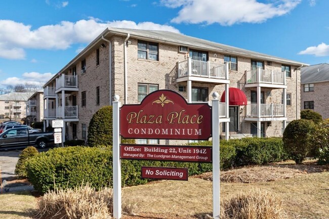 Building Photo - 10 Kenmar Dr