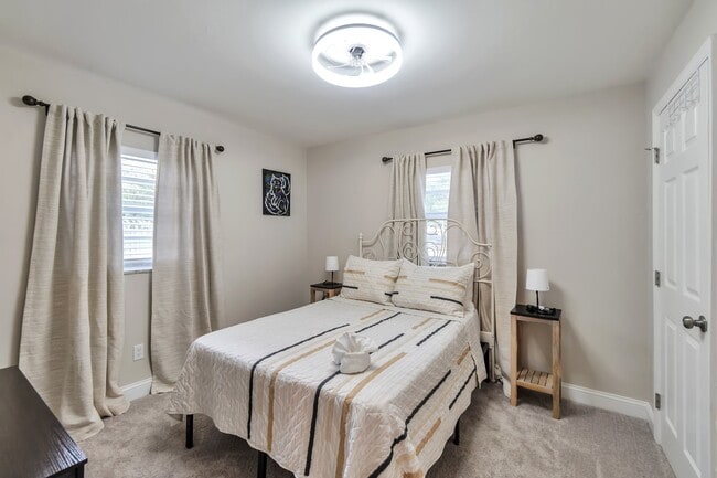 Building Photo - 3202 E Jean St