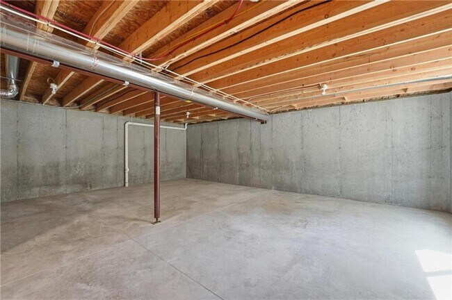 Building Photo - 707 Glenn Cir