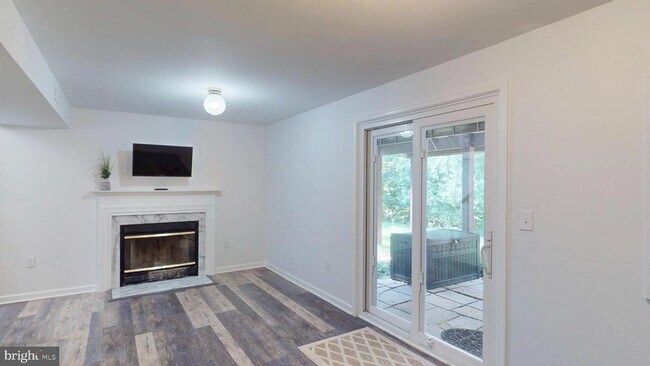Building Photo - 200 Sulgrave Ct