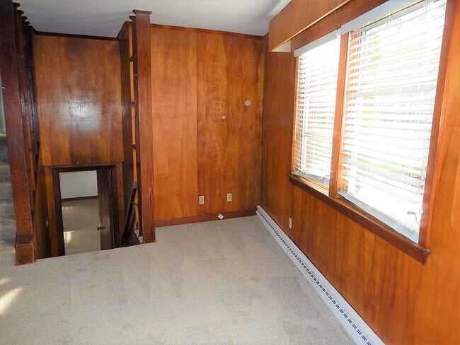 Building Photo - 106 Byron Pl
