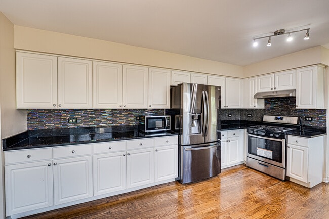Building Photo - 3951 Nicholas Ct