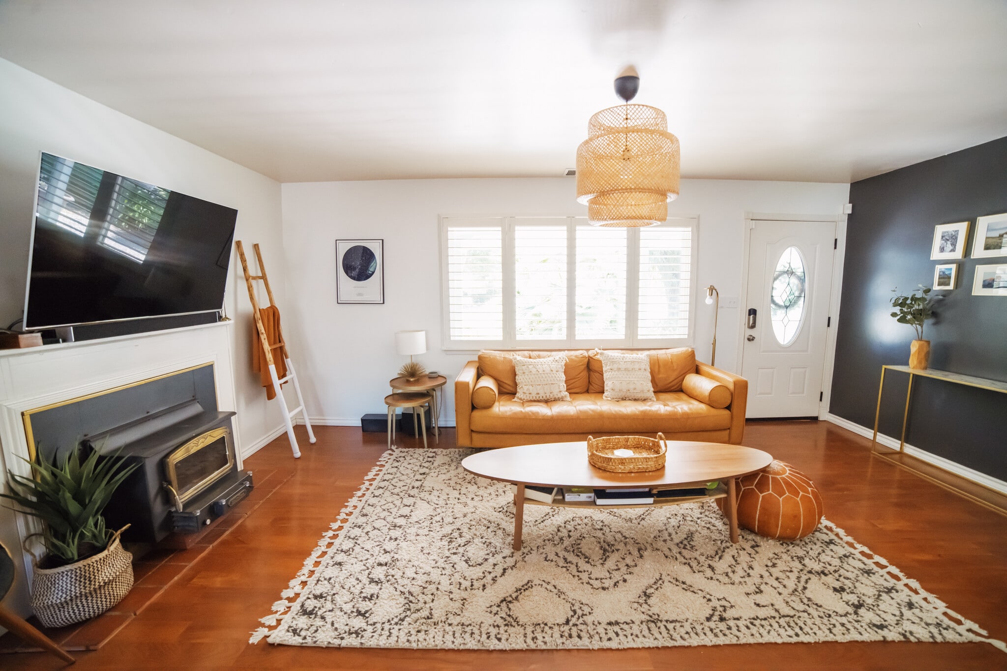Living room - 60 Vivian Dr