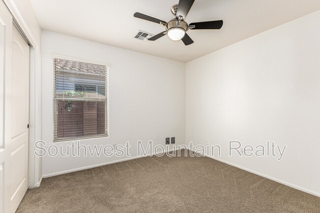 Building Photo - 38426 N Beverly Ave