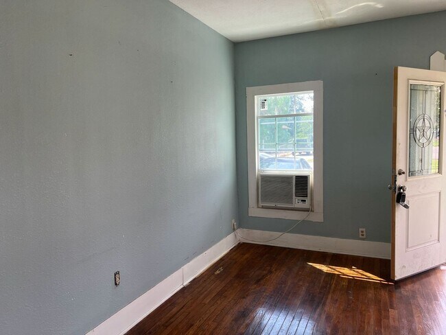 Building Photo - 1836 10th St